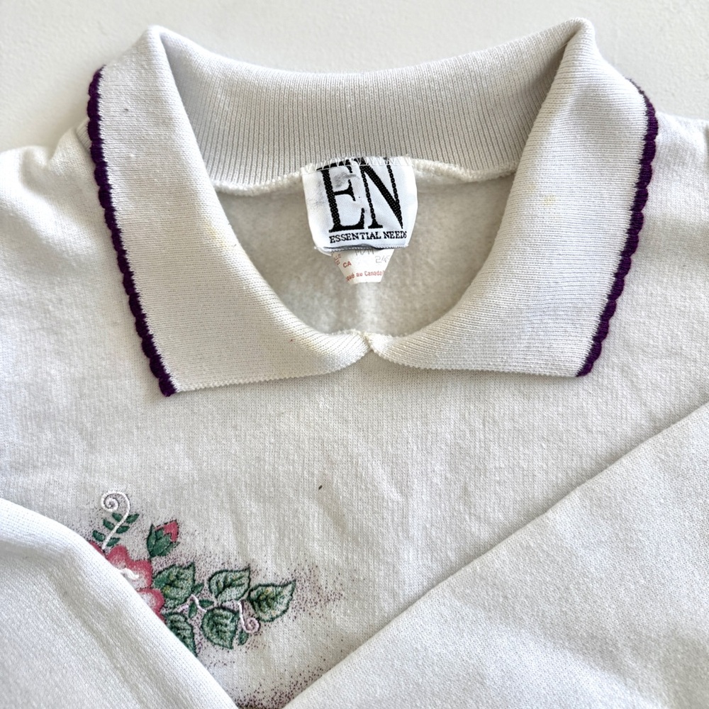 Vintage Essential Needs, Puppy Cottagecore Floral 90's Crewneck Sweatshirt - Picture 4 of 6